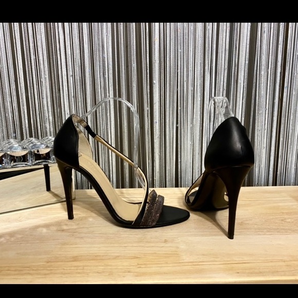 🔻SALE🔻HALSTON HERITAGE🔹EXCELLENT CONDITION • ALL LEATHER MATERIAL - Picture 5 of 10